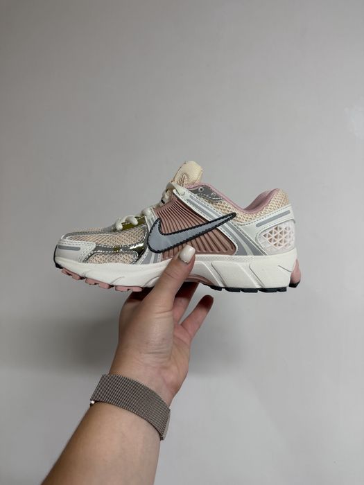 Кросівки Nike Zoom Vomero 5 Sail Particle Pink (37-41)