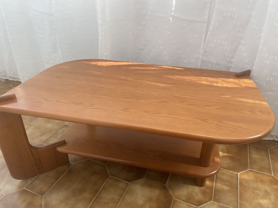 Mesa centro Madeira maciça