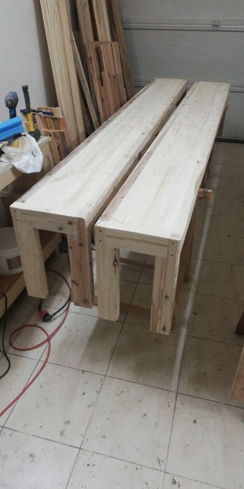 Conjunto de mesa e dois bancos com 2,50cm.