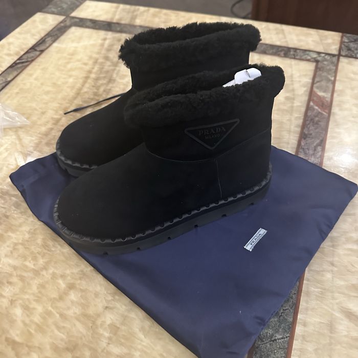 Продам Уги Prada