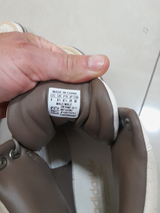 Продам кросівки adidas