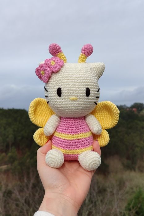 Peluche Hello Kitty Borboleta em Crochet