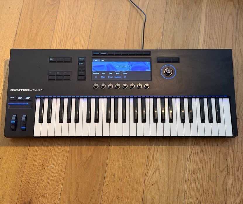 Native Instruments Kontrol S49 MK3 - Como Novo (só usado em casa)