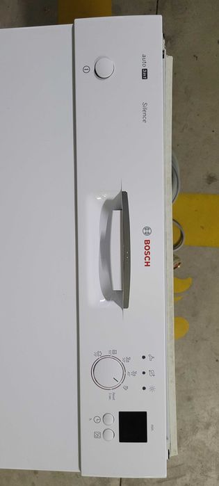 Máquina NOVA de lavar louça BOSCH