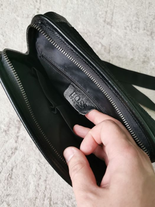 Продам чоловіча  сумку кожаную через плече шкіряна  кожа Hugo Boss ори