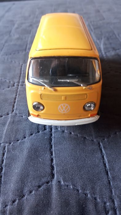 Volkswagen T2 Bus model Welly