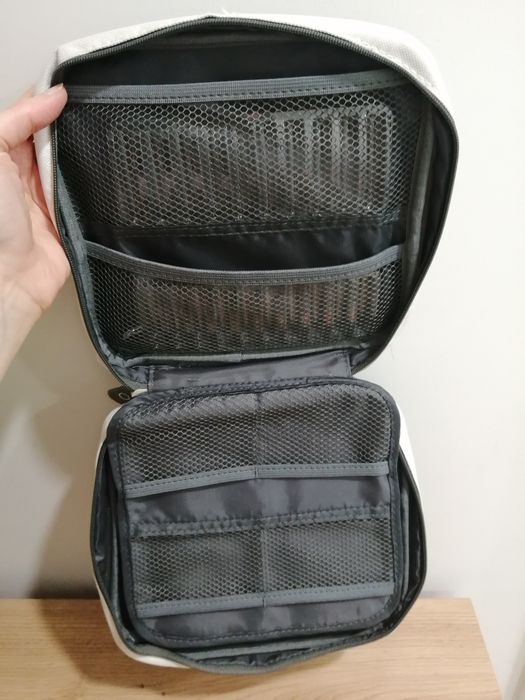 Kosmetyczka organizer na próbki kosmetyki Oriflame + gratis