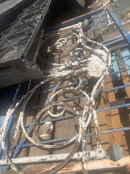 Cama de ferro antiga