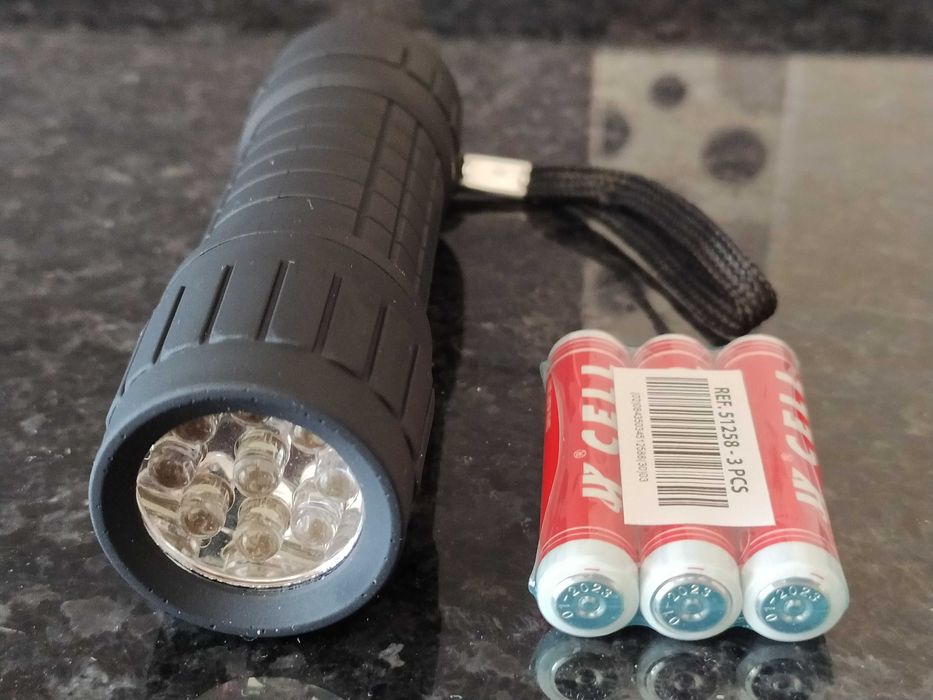 Lanterna LED pequena nova