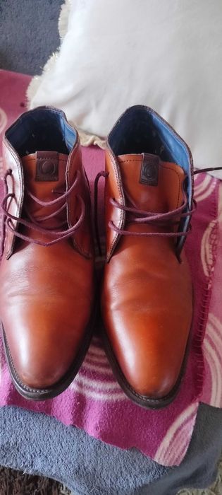 Buty męskie skórzane sznurowane typu Chukka marki Pope Caramandel