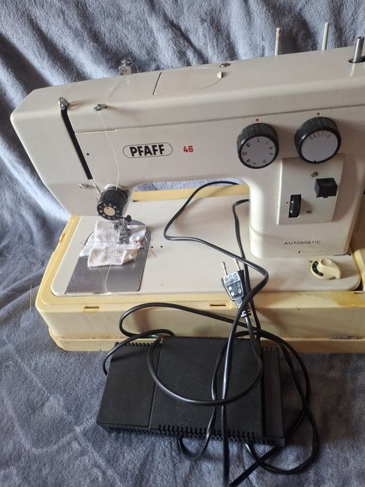 Швейна машина Pfaff 46 Automatic (Німеччина) + футляр