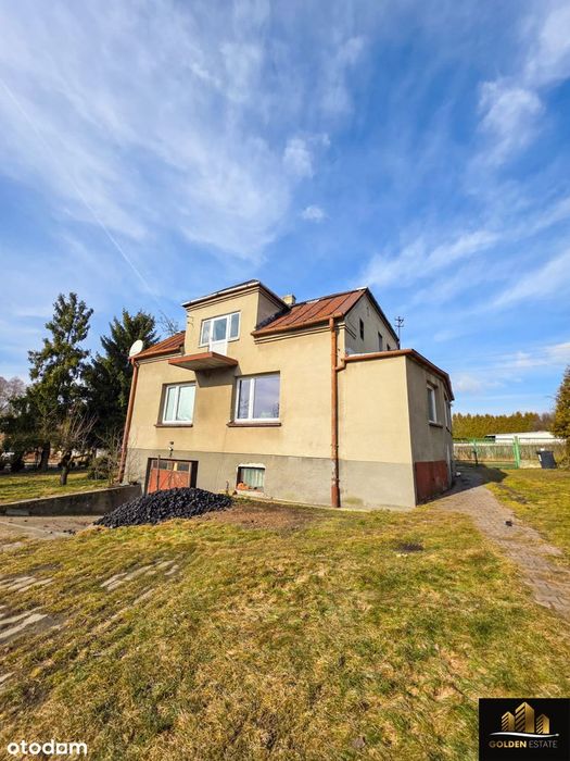 Dom z potencjałem na dużej działce – cisza, zieleń