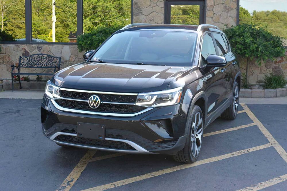 Volkswagen Taos SEL 4Motion      2022
