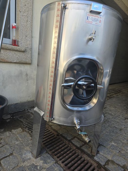 Cuba inox 260litros