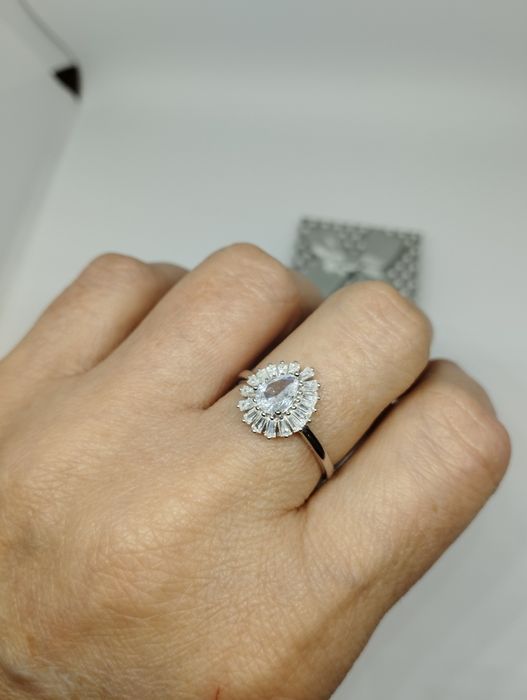 Srebrny pierścionek z cyrkoniami, próba 925, rozmiar 19