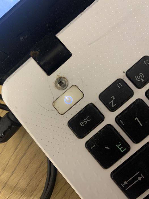 Ноутбук Asus x550 cc білий