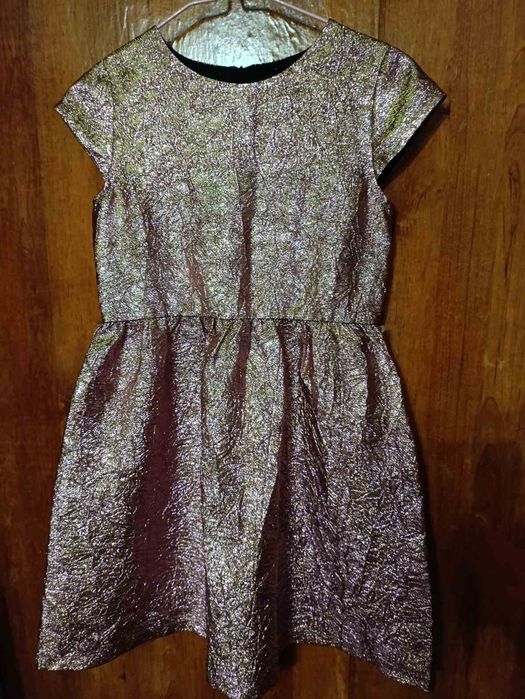 Платье розовое блестящее