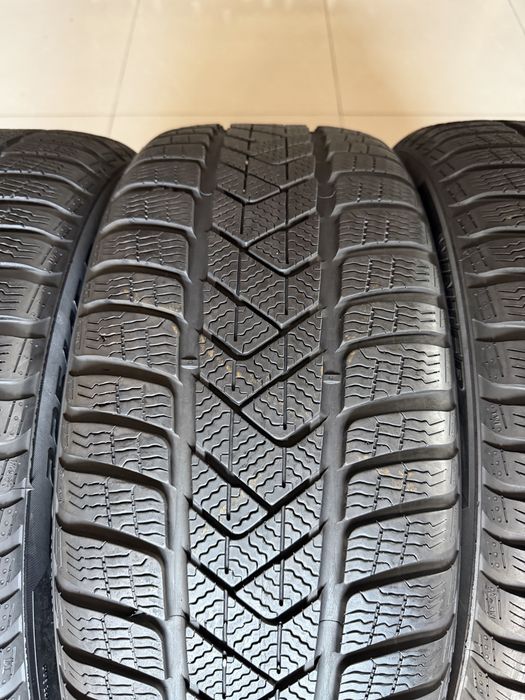 Шини зимові 225/45/18 Pirelli RFT зимние шины 225/45r18