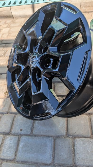 6 114,3 R 18 Оригінальні диски Nissan Navara D 23 2019 року