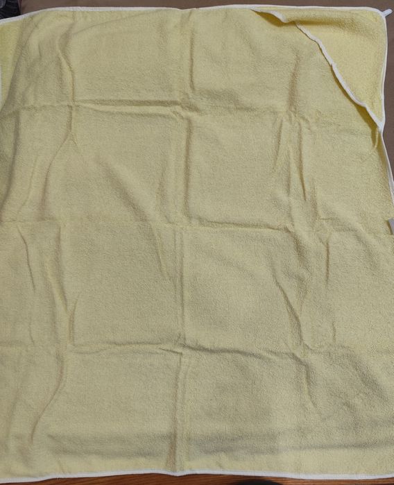 Рушники нові пеленки дитячі