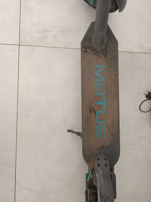 Hulajnoga elektryczna Motus Scooty 10 LITE 2022
