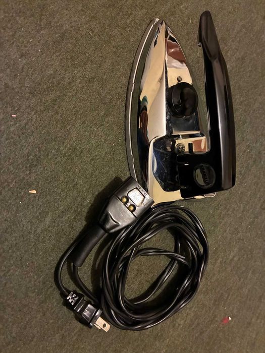 Vintage Franzus Travel Iron – Chrome-plated