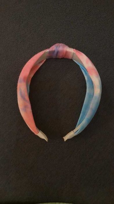 Opaski do włosów wzór tie-dye.