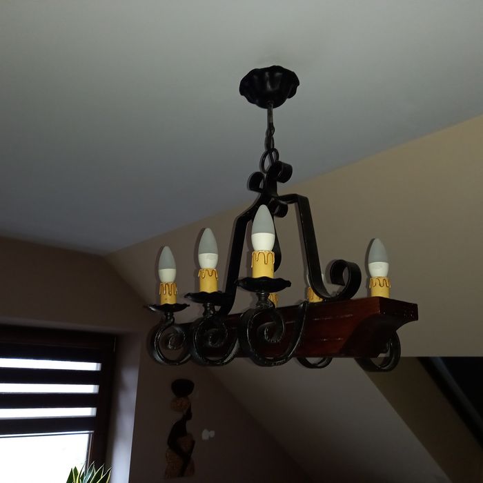 Lampa belka drewniana z kutą stalą