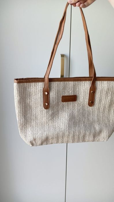 Torba plażowa o kolorze beżowym i czekoladowym
