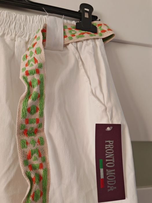 Biała nowa spódnica z paskiem zielonym uni elastyczna m l xl