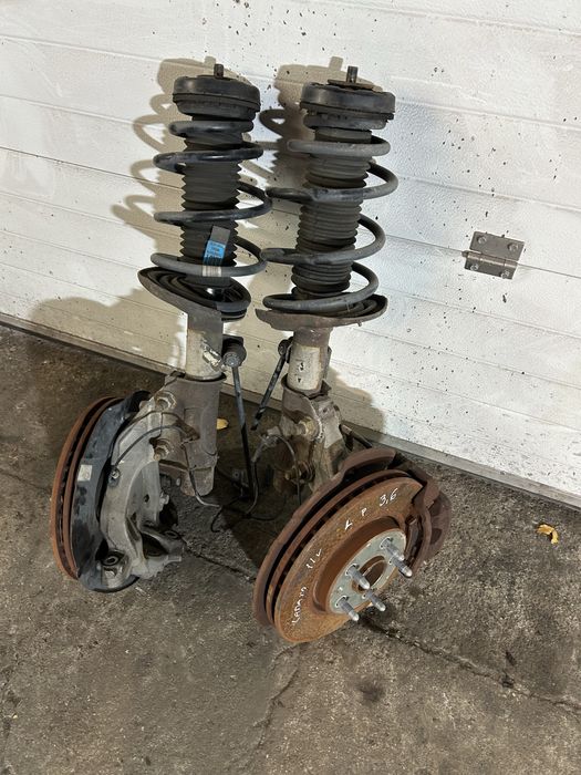 Chevrolet camaro v gen amortyzator przod zwrotnica