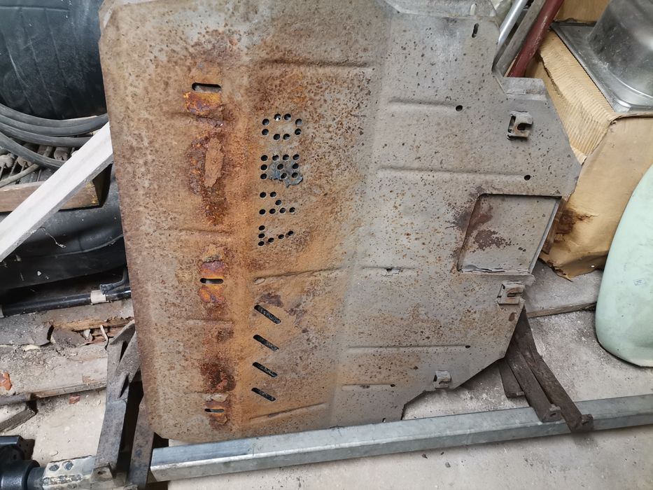 Захист подону та фари на фольцваген