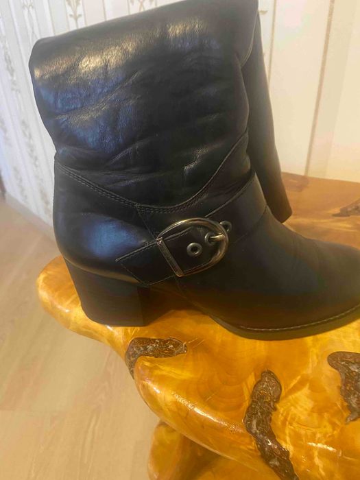 Продаю женские зимние сапоги Австрия