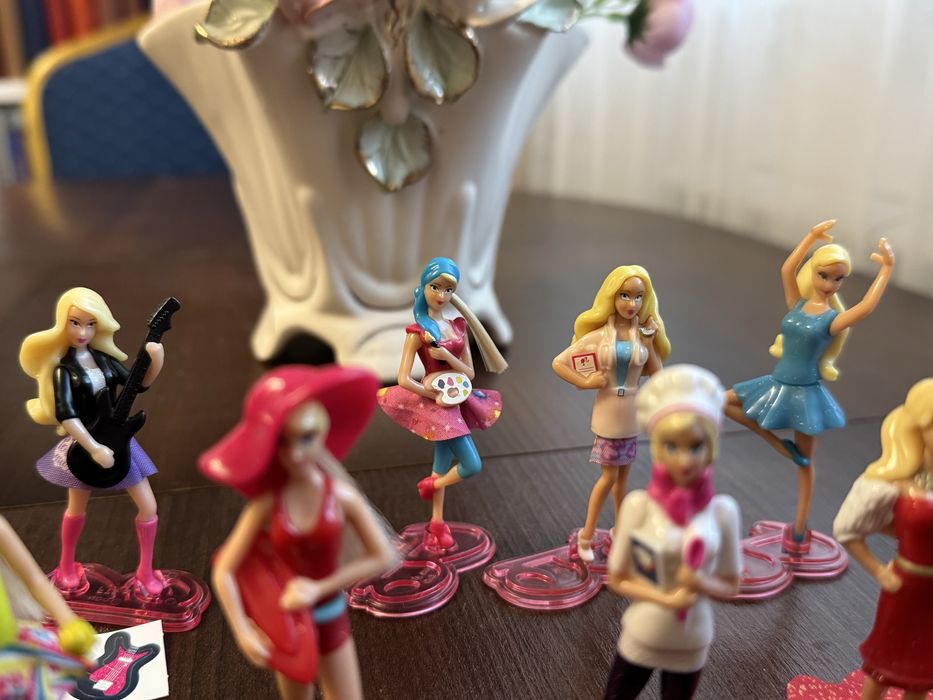 Kinder коллекції Marvel, Barbie 2013, принцеси 2022