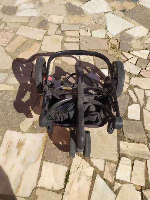 Carrinho de bebé Quinny com ovinho Cybex