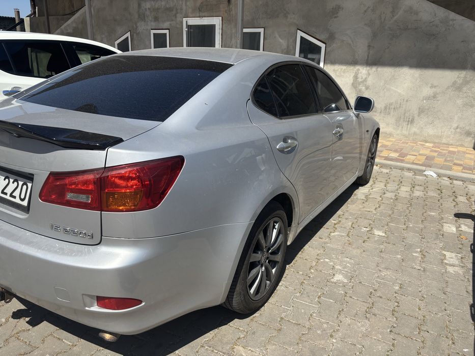 Продам Lexus IS 220D