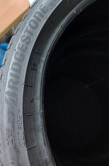 Vendo pneus semi-novos 225/40/19 Bridgestone