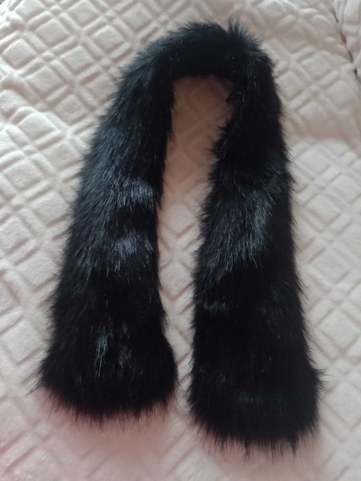 Czarny, Futrzany kołnierz z Londynu, futrzana Etola