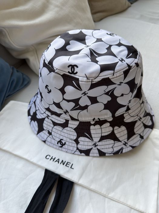 Chanel Bucket Hat — два варіанти панама