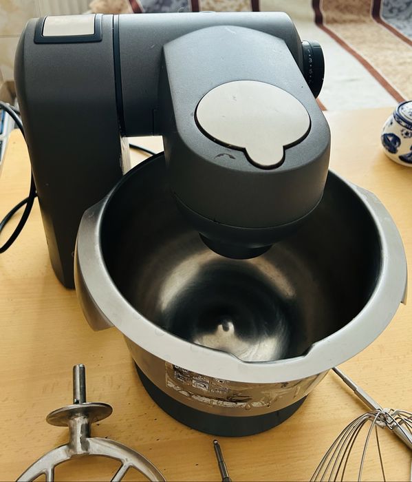 Кухонний комбайн Bosch MUMXL40G (1600 W) з насадками