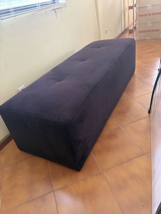 Banqueta em veludo preto   4 lugatres  bom estado