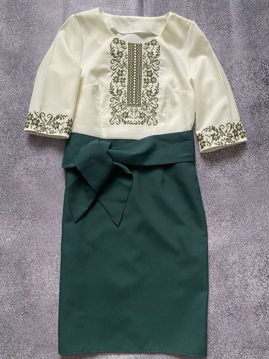 Вишите плаття 46 р