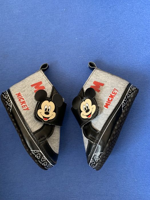 Взуття дитяче  фірми Primark 6-9 міс