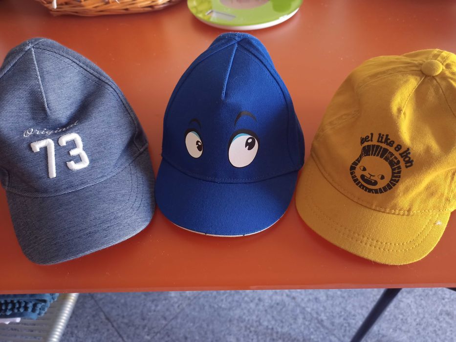 Bonés de criança