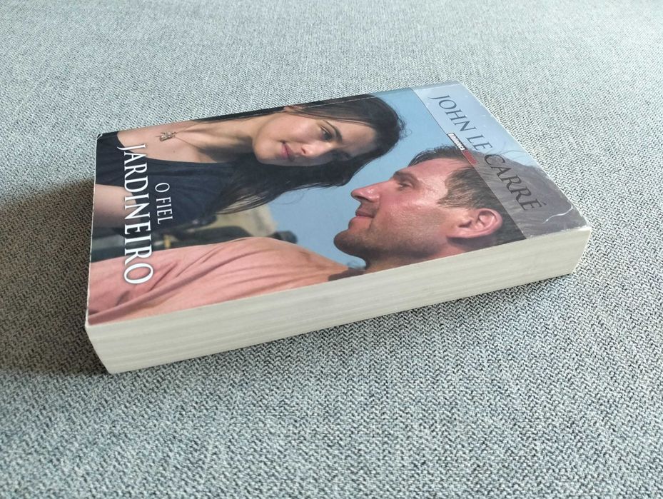 Livro "O fiel jardineiro" de John le Carré
