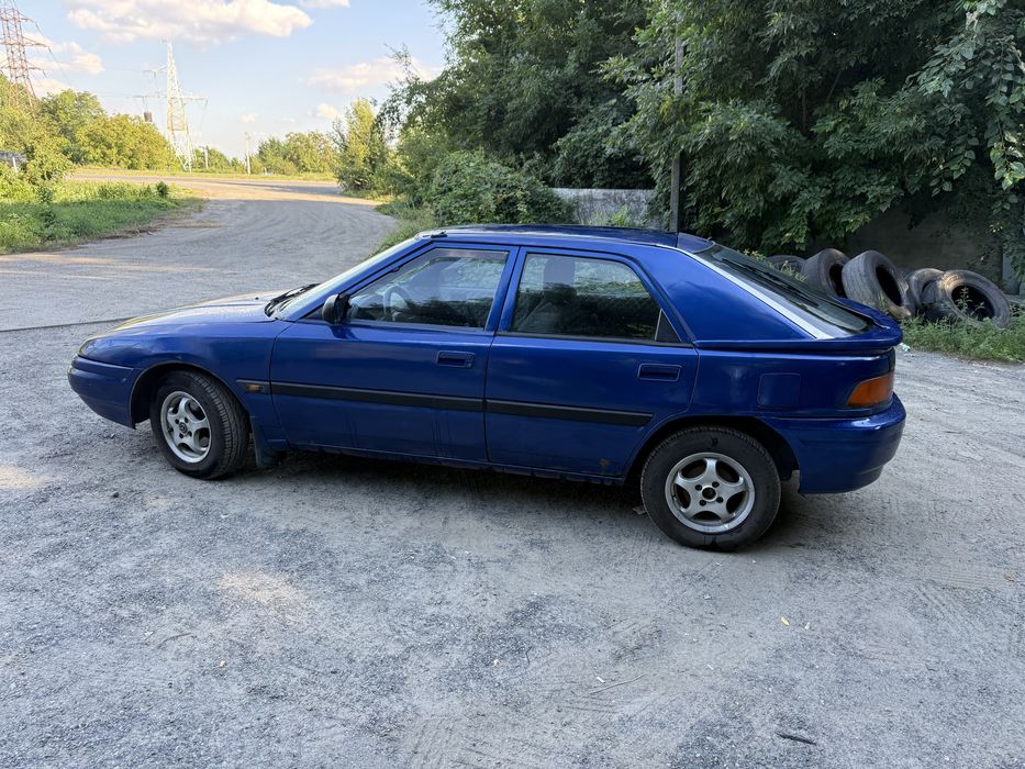 Mazda 323F 1.6 газ/бенз. 1993 года. Офомление.