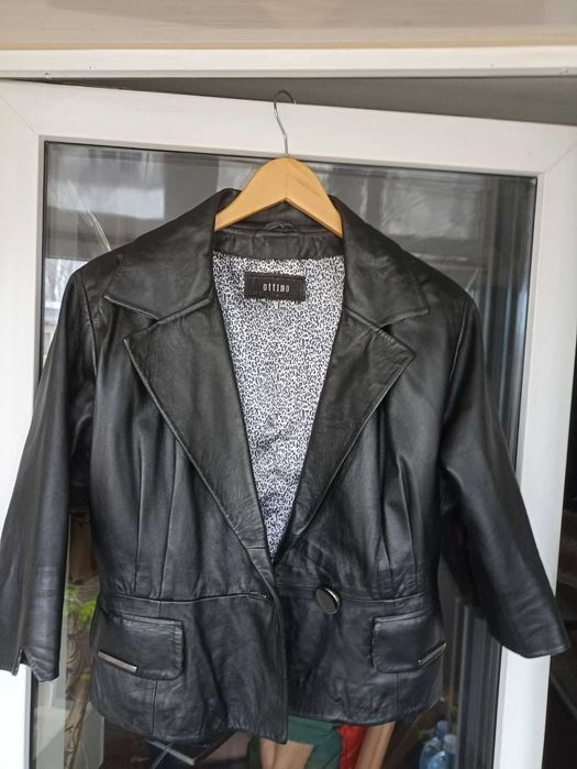 Шкіряний піджак. Дуже красива, нестандартна і водночас комфортна річ.
