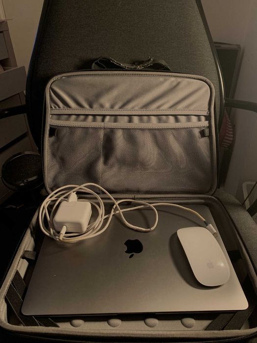 MacBook M1 500GB | 8GB RAM | Magic Mouse