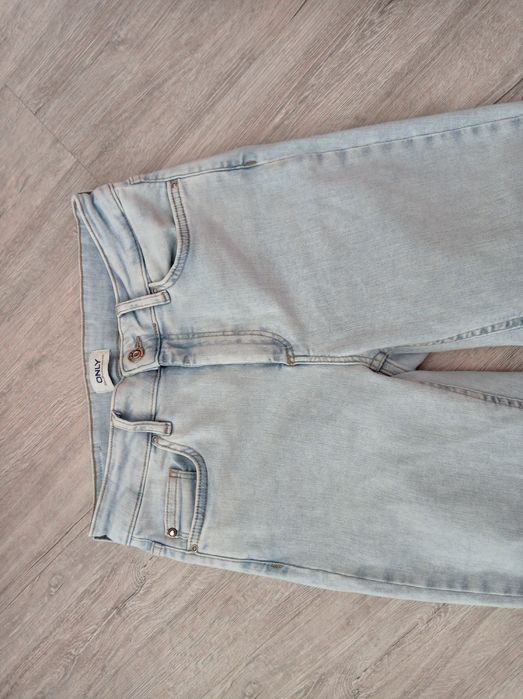 Jeansy rurki damskie rozm. M(34)