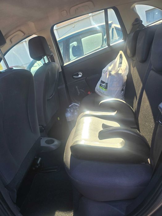 Vendo carrinha Renault Clio Break de 2008 a gasóleo, equipada com o fiável e muito económico motor 1.5 .